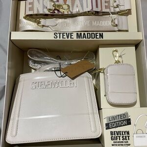 Limited edition Steve Madden purse gift set
